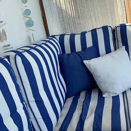 On The Appartement Polychrono