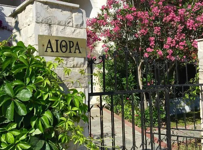 On The Apartamento Polychrono